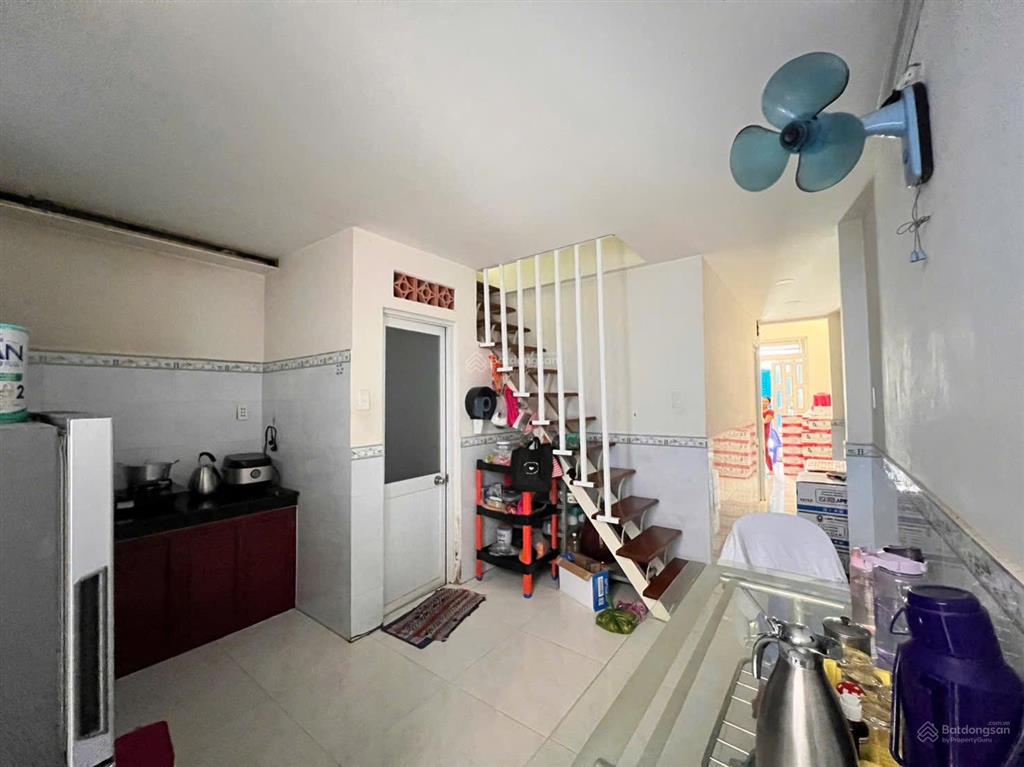 Nhà 4.690 tỷ, 3 phòng ngủ, đường vườn lài, hẻm thông, có phòng ngủ dưới trệt