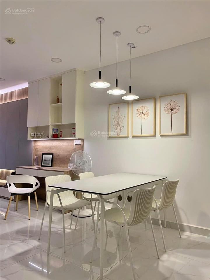 Cho thuê căn hộ 142m2 tại diamond brilliant, 22tr/tháng căn góc.