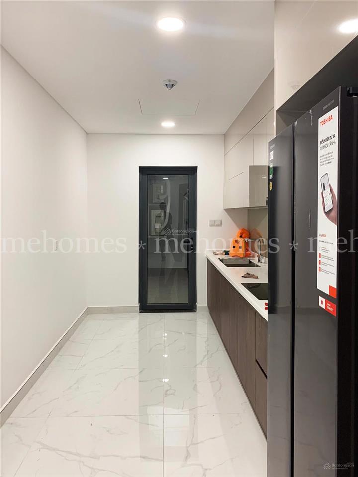 Bán căn hộ diamond brilliant, 96m2 giá 7tỷ5 view hồ bơi. hướng đông bắc,  0909 867 ***