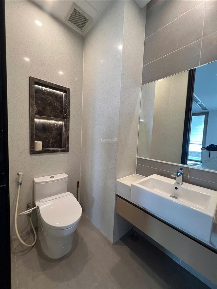 Cần bán căn hộ la astoria 2pn 1wc tầng cao view sông thoáng mát