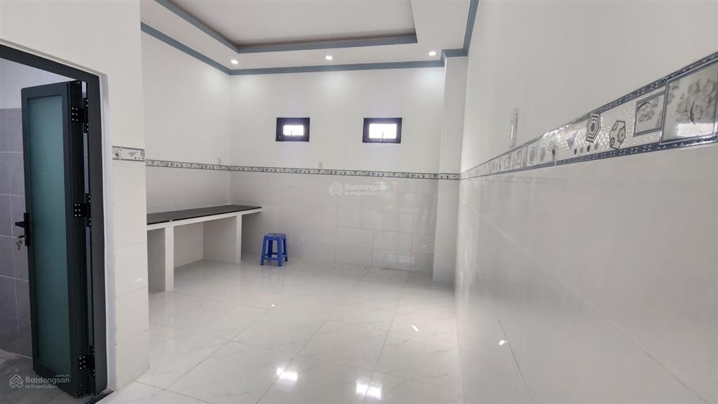 Bán căn nhà nguyên căn 1 trệt 1 lầu, gần 100m2 có thổ cư ngay chợ thạnh phú