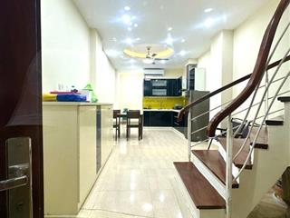 Cần bán căn nhà 22m2x5 tầng, mt 3.4m khu chia lô cán bộ đường đội cấn, hà nội. giá 3,7 tỷ qh chuẩn