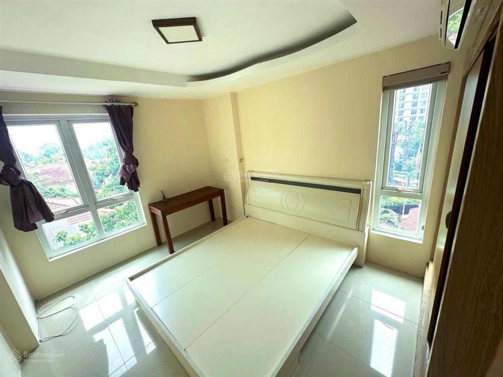 Cần bán căn nhà 22m2x5 tầng, mt 3.4m khu chia lô cán bộ đường đội cấn, hà nội. giá 3,7 tỷ qh chuẩn