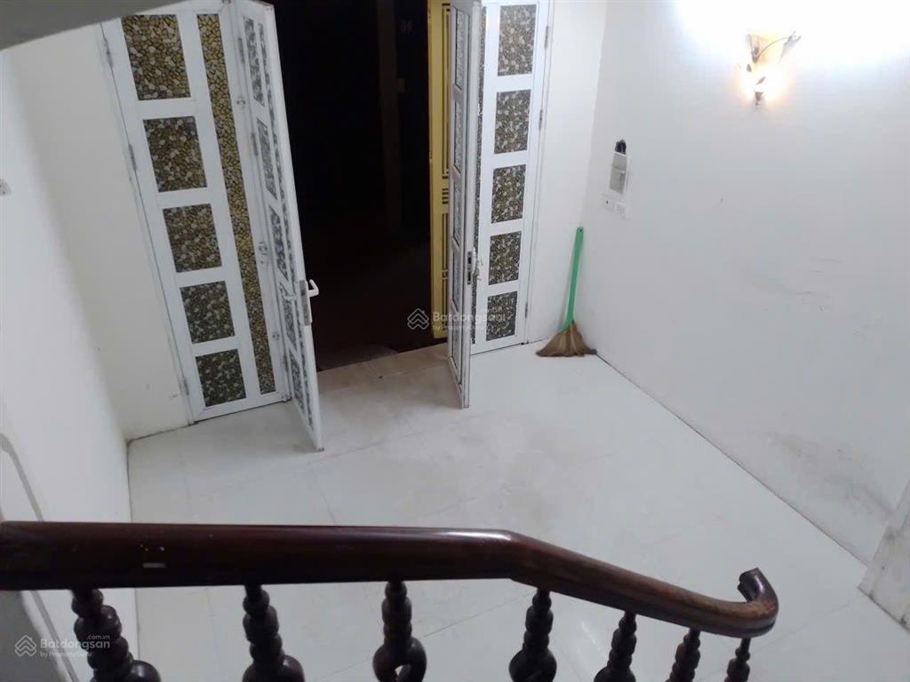 Cần bán căn nhà 22m2x5 tầng, mt 3.4m khu chia lô cán bộ đường đội cấn, hà nội. giá 3,7 tỷ qh chuẩn