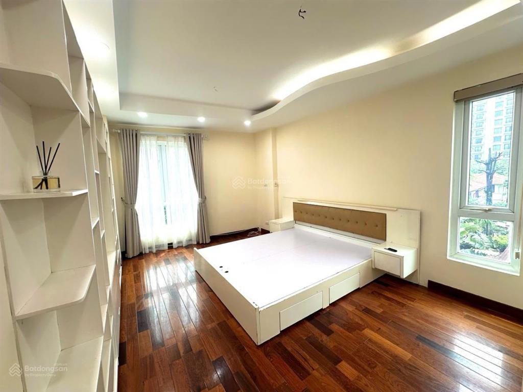 Cần bán căn nhà 22m2x5 tầng, mt 3.4m khu chia lô cán bộ đường đội cấn, hà nội. giá 3,7 tỷ qh chuẩn