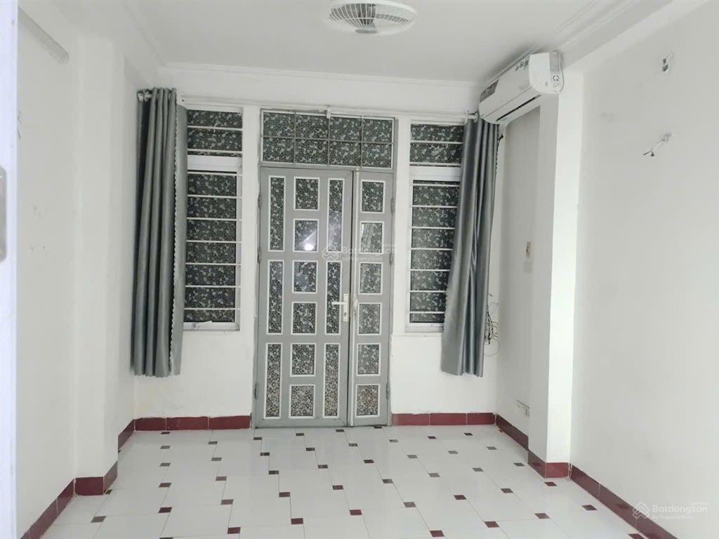 Cần bán căn nhà 22m2x5 tầng, mt 3.4m khu chia lô cán bộ đường đội cấn, hà nội. giá 3,7 tỷ qh chuẩn