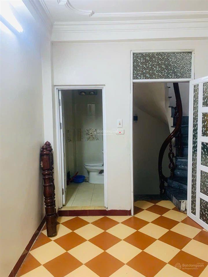 Cần bán căn nhà 22m2x5 tầng, mt 3.4m khu chia lô cán bộ đường đội cấn, hà nội. giá 3,7 tỷ qh chuẩn