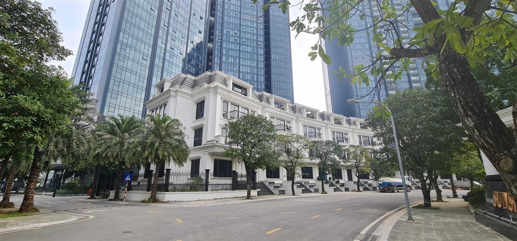 Chính chủ bán lô biệt thự shophouse sunshine city hiếm có view vườn hoa trung tâm, giá chỉ 275tr/m2