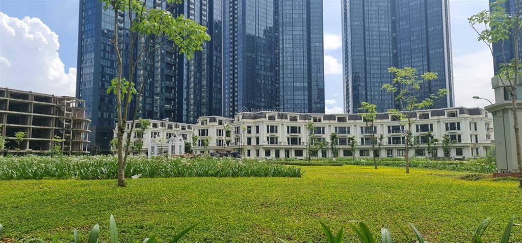 Chính chủ bán lô biệt thự shophouse sunshine city hiếm có view vườn hoa trung tâm, giá chỉ 275tr/m2