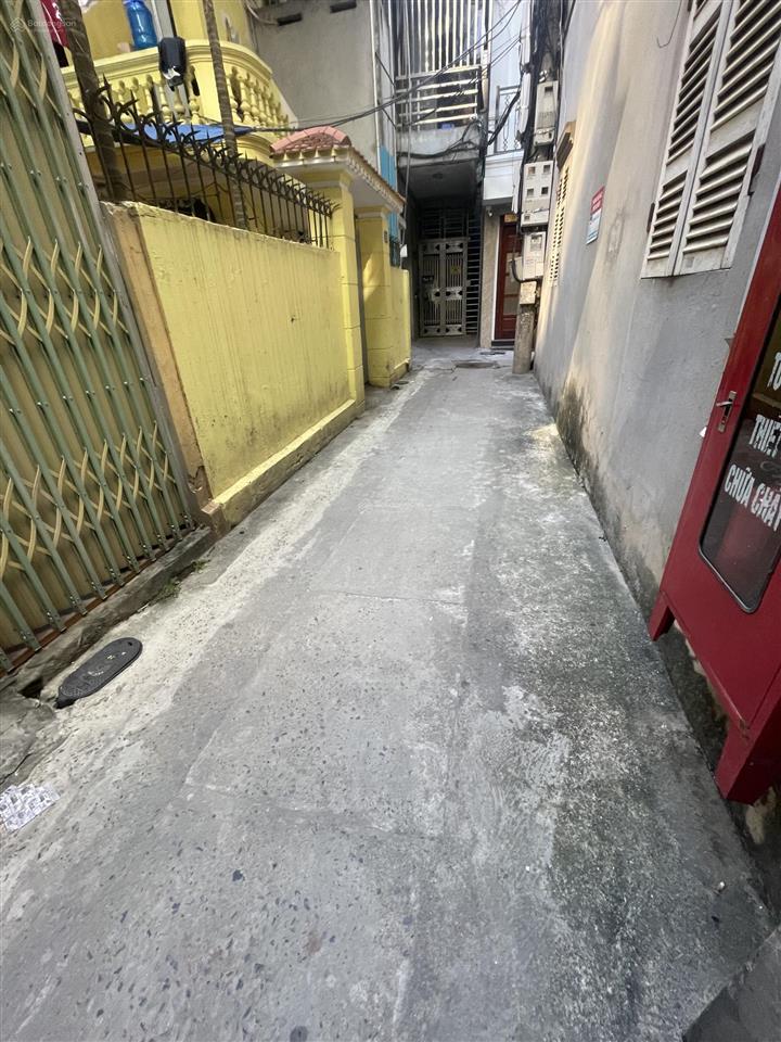 Tôi cần bán đất phú diễn 50m2, mt 4m. giá 9,2 tỷ, sđcc, vị trí đẹp