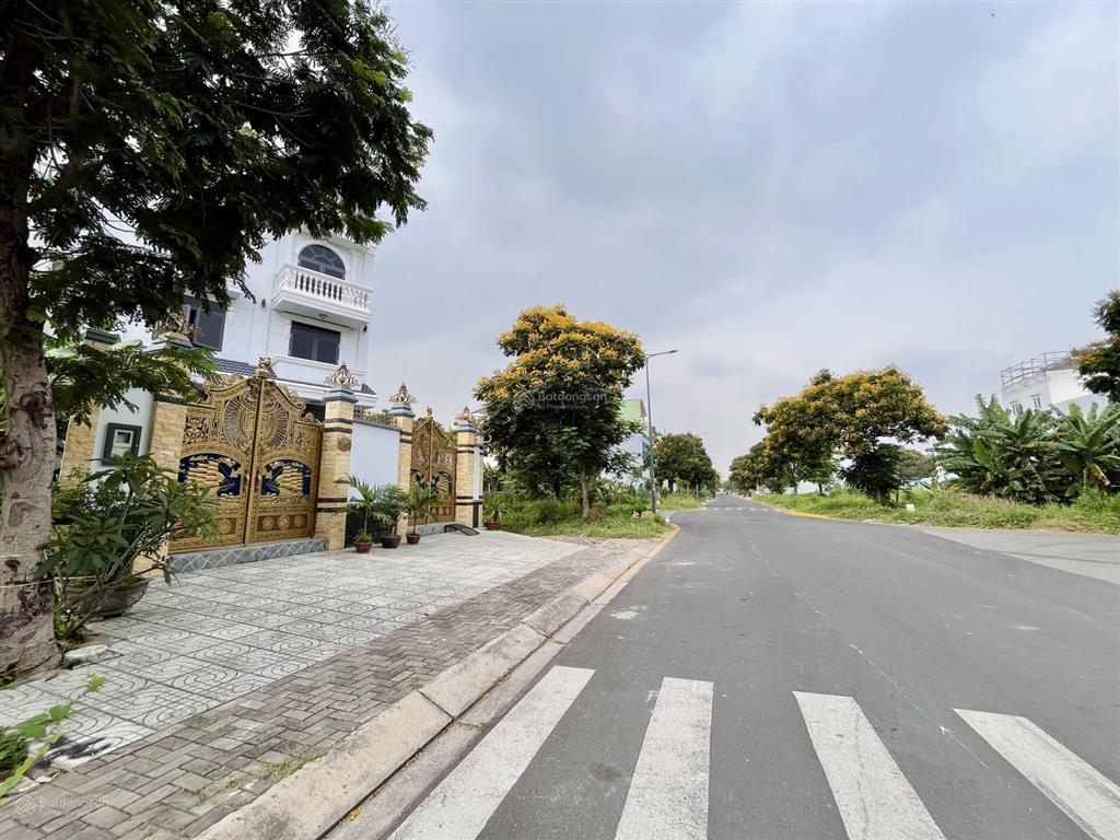 Bán nhanh shophouse lovera park  mặt tiền đường 20m thuận tiện kinh doanh