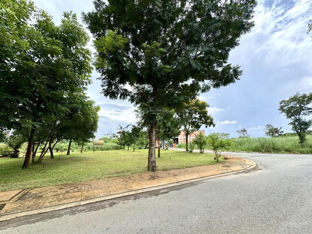 Bán đất biệt thự 8x20m  view công viên  kdc phong phú 4  khang điền  giá tốt 55,5 triệu/ m2