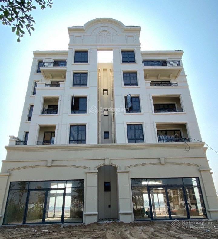Giảm 1 tỷ, bán shophouse lecentre swanbay đường lớn liền kề clubhouse, tiện ích giá cạnh tranh