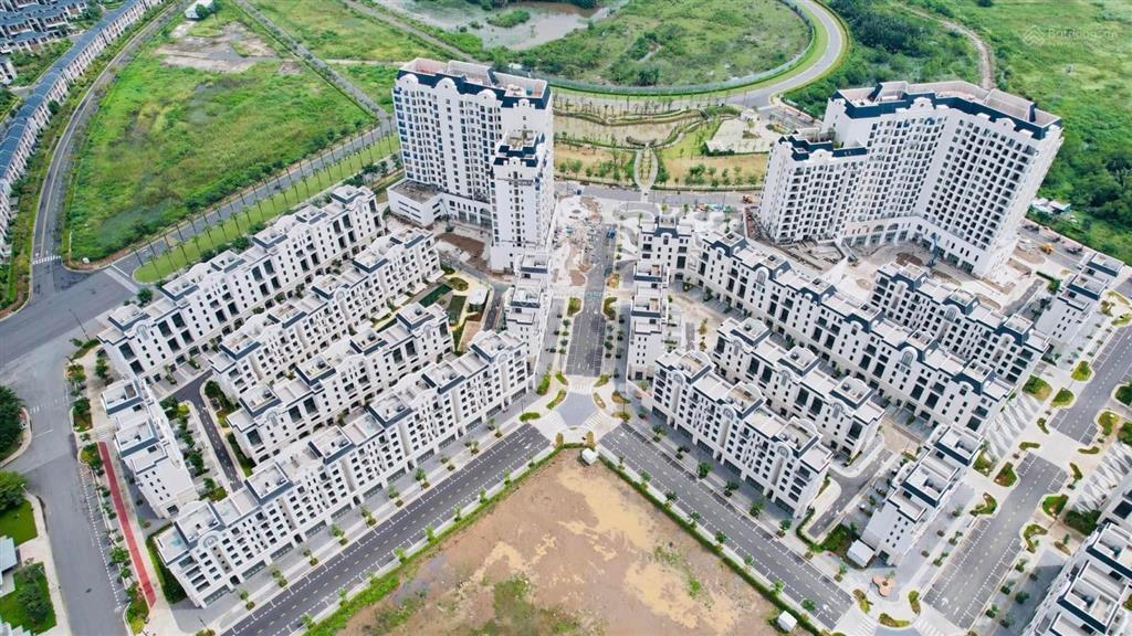 Giảm 1 tỷ, bán shophouse lecentre swanbay đường lớn liền kề clubhouse, tiện ích giá cạnh tranh