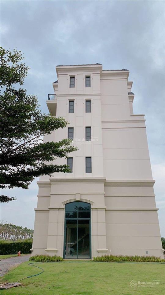 Giảm 1 tỷ, bán shophouse lecentre swanbay đường lớn liền kề clubhouse, tiện ích giá cạnh tranh