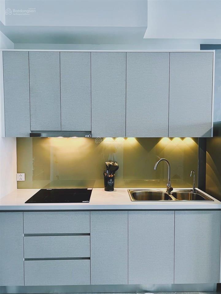 Chính chủ cần tiền đầu tư nên bán nhanh căn hộ 1 phòng ngủ view hồ bơi tặng nội thất bếp