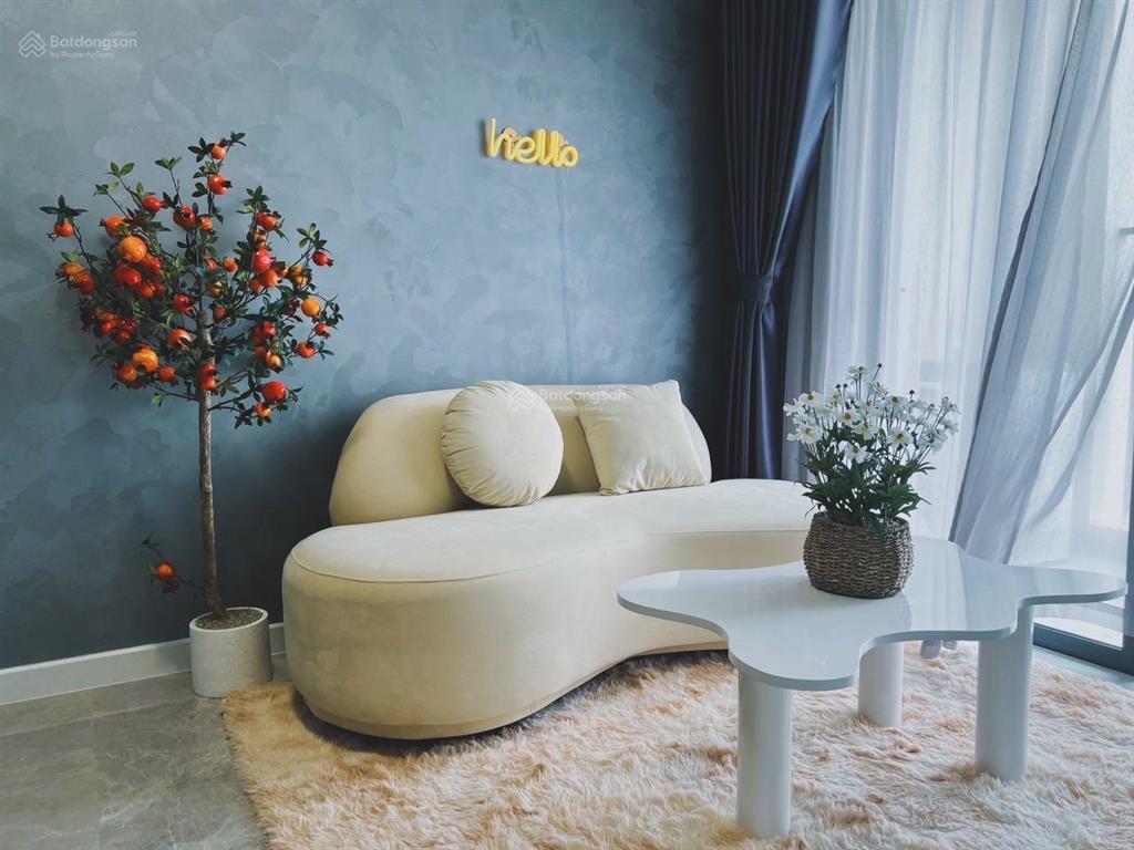 Chính chủ cần tiền đầu tư nên bán nhanh căn hộ 1 phòng ngủ view hồ bơi tặng nội thất bếp