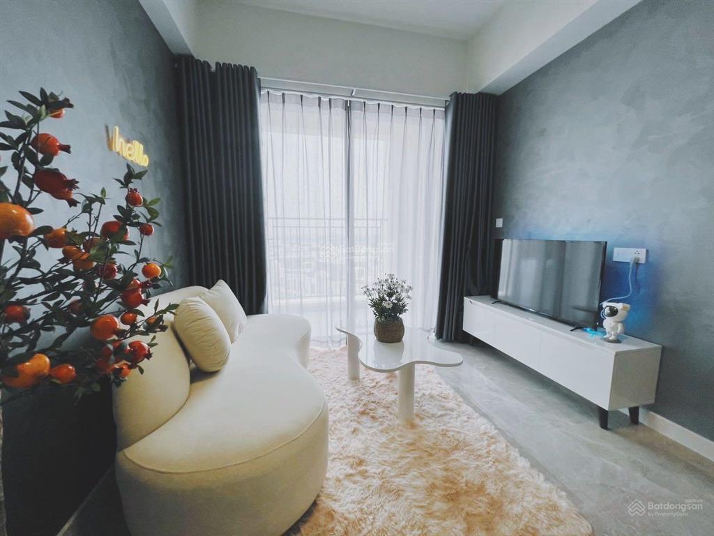 Chính chủ cần tiền đầu tư nên bán nhanh căn hộ 1 phòng ngủ view hồ bơi tặng nội thất bếp