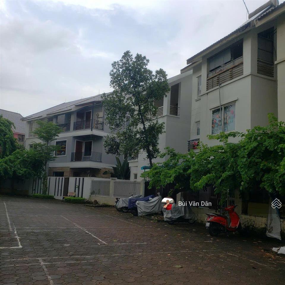 Chính chủ cần bán căn biệt thự tây mỗ, đại mỗ gần louis city, dt 198m2, giá 24 tỷ có tl
