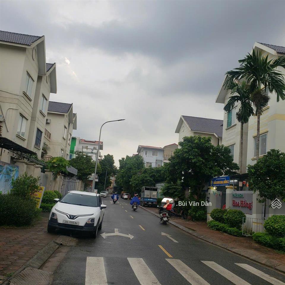 Chính chủ cần bán căn biệt thự tây mỗ, đại mỗ gần louis city, dt 198m2, giá 24 tỷ có tl