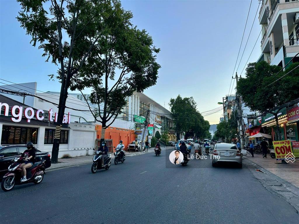 Bán nhà 2 mặt tiền nguyễn thị minh khai gần biển ngang 12,4m diện tích 560m2. giá tốt 120 tỷ