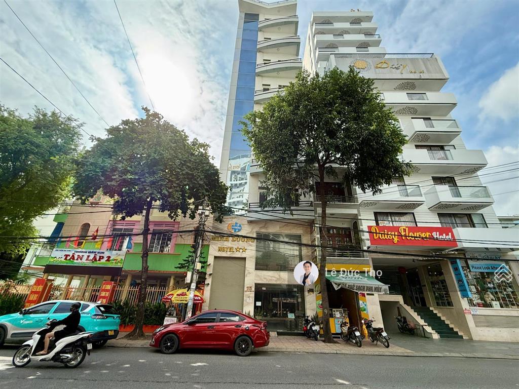 Bán nhà 2 mặt tiền nguyễn thị minh khai gần biển ngang 12,4m diện tích 560m2. giá tốt 120 tỷ