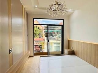 Bán nhà cmt8 quận 3  giáp quận 10  5 tầng đúc  nở hậu nhẹ  hoàn công đủ  có thang máy