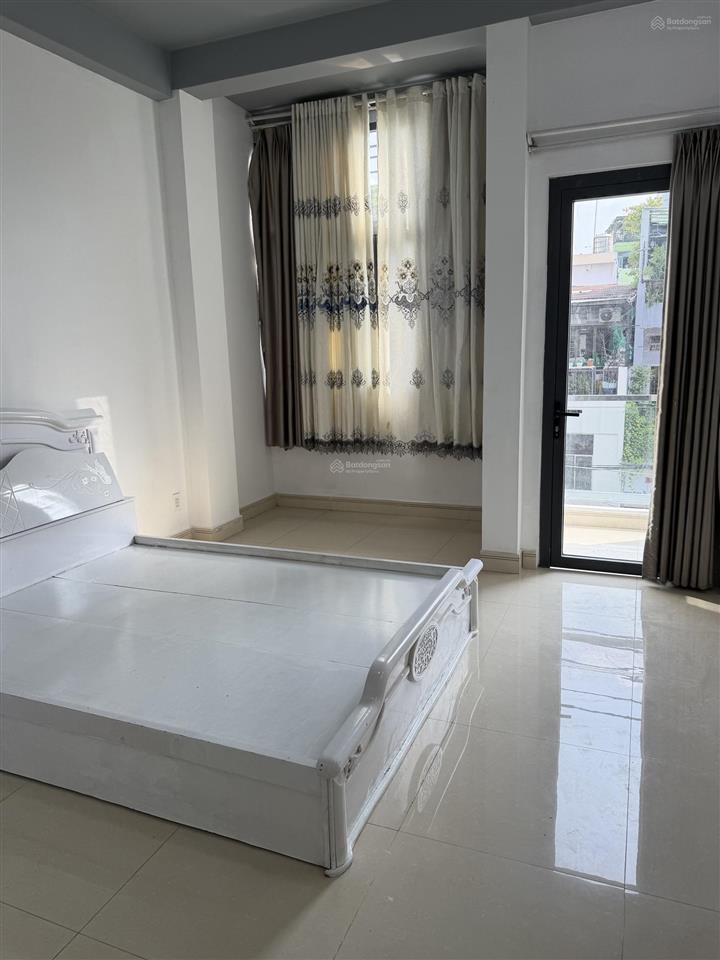 Bán nhà mt lạc long quân (nối dài) p3, q11 đường rộng 18m. vị trí trung tâm nhất q11. chỉ 10 phút