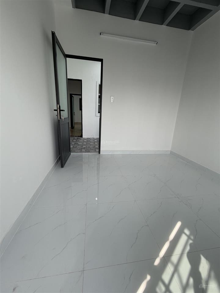 Bán nhà mt lạc long quân (nối dài) p3, q11 đường rộng 18m. vị trí trung tâm nhất q11. chỉ 10 phút