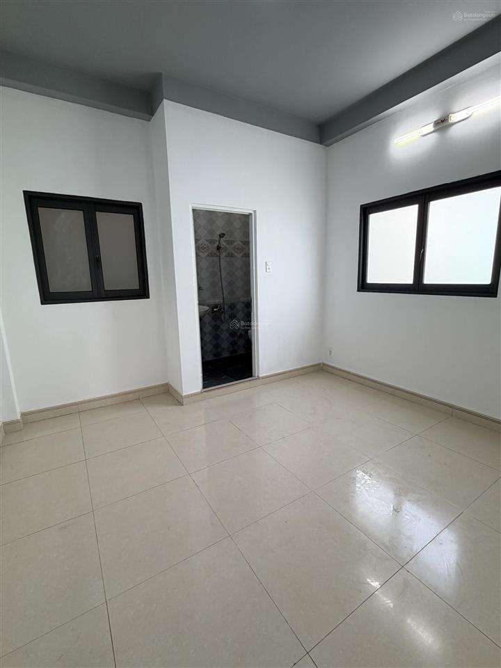 Bán nhà mt lạc long quân (nối dài) p3, q11 đường rộng 18m. vị trí trung tâm nhất q11. chỉ 10 phút