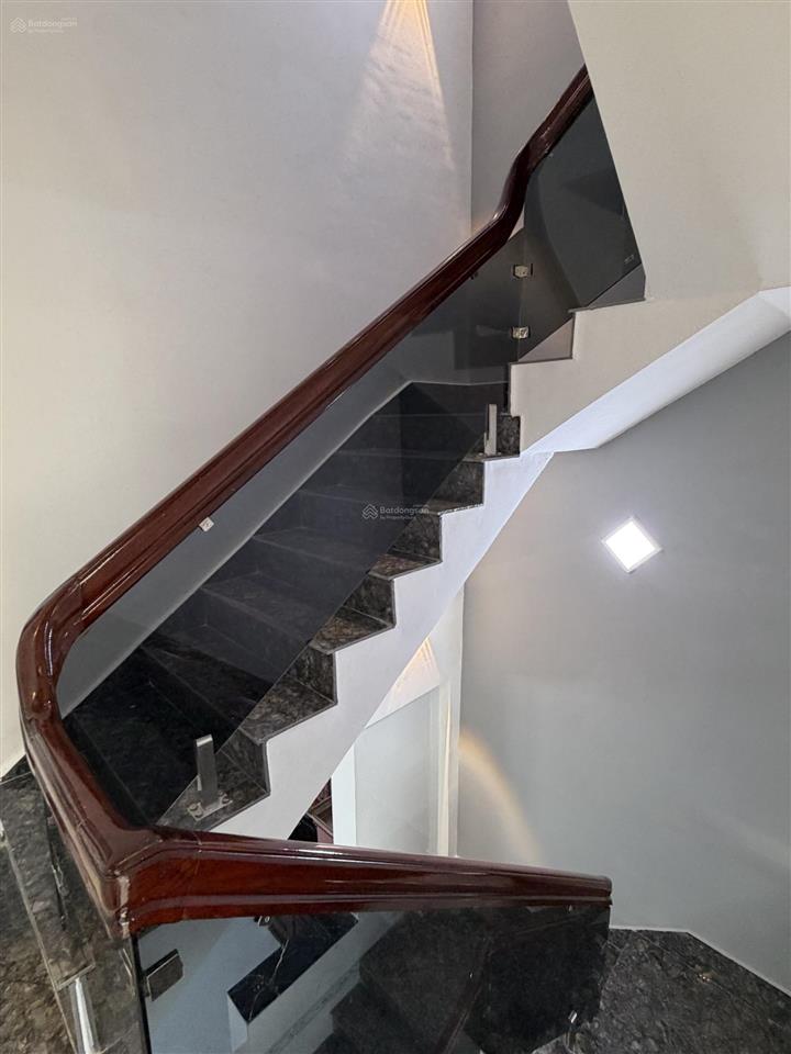 Bán nhà mt lạc long quân (nối dài) p3, q11 đường rộng 18m. vị trí trung tâm nhất q11. chỉ 10 phút