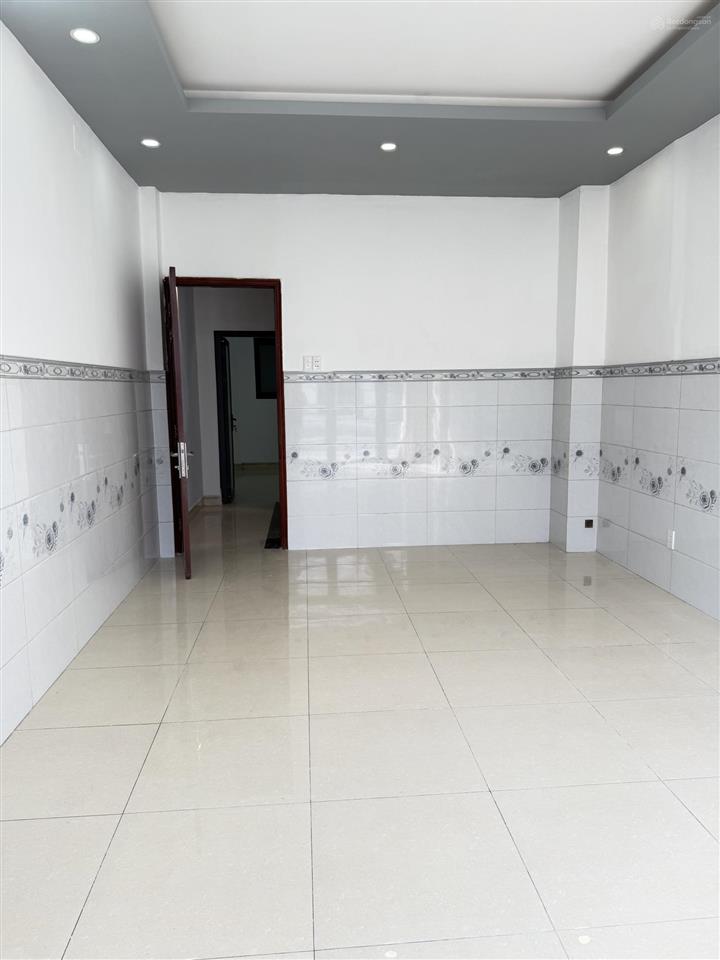 Bán nhà mt lạc long quân (nối dài) p3, q11 đường rộng 18m. vị trí trung tâm nhất q11. chỉ 10 phút