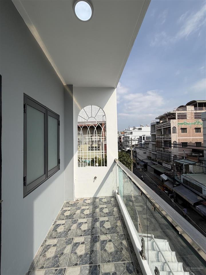 Bán nhà mt lạc long quân (nối dài) p3, q11 đường rộng 18m. vị trí trung tâm nhất q11. chỉ 10 phút