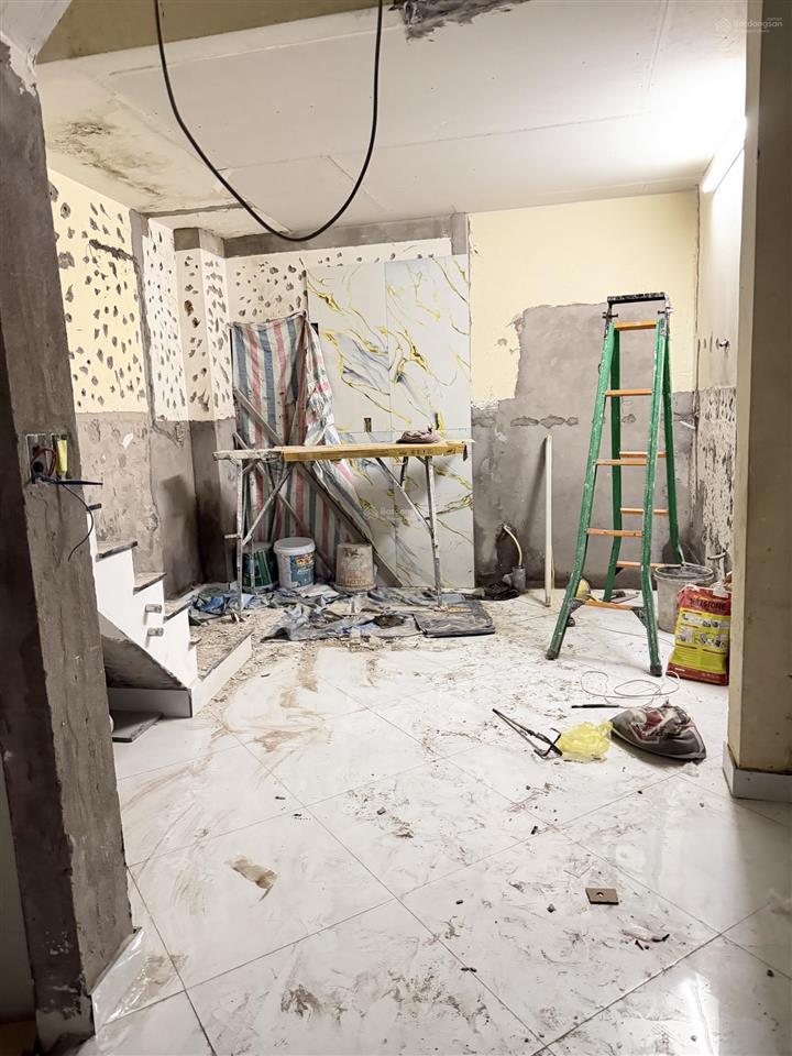 [quận 1 cầu kho] hẻm 7 chỗ gần mặt tiền trần hưng đạo ngay bộ công an nhà 3 tầng thoáng