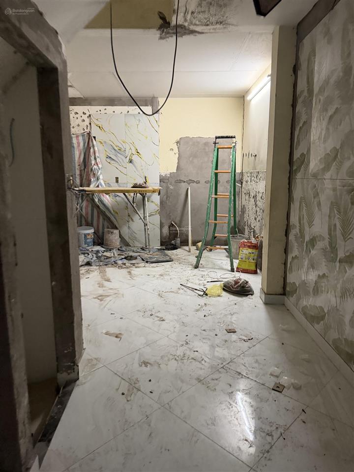 [quận 1 cầu kho] hẻm 7 chỗ gần mặt tiền trần hưng đạo ngay bộ công an nhà 3 tầng thoáng