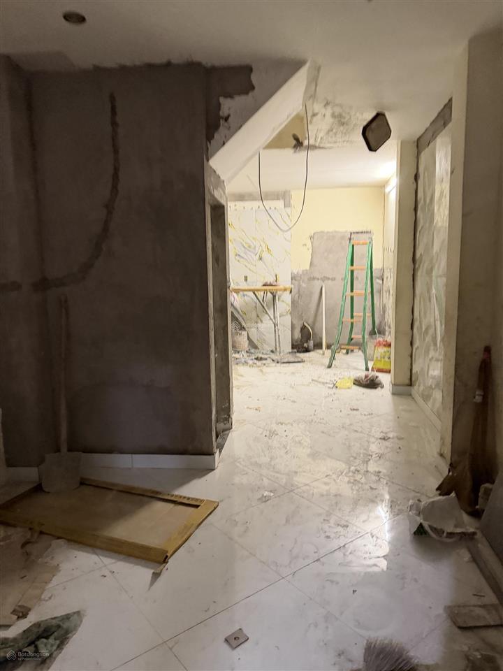 [quận 1 cầu kho] hẻm 7 chỗ gần mặt tiền trần hưng đạo ngay bộ công an nhà 3 tầng thoáng