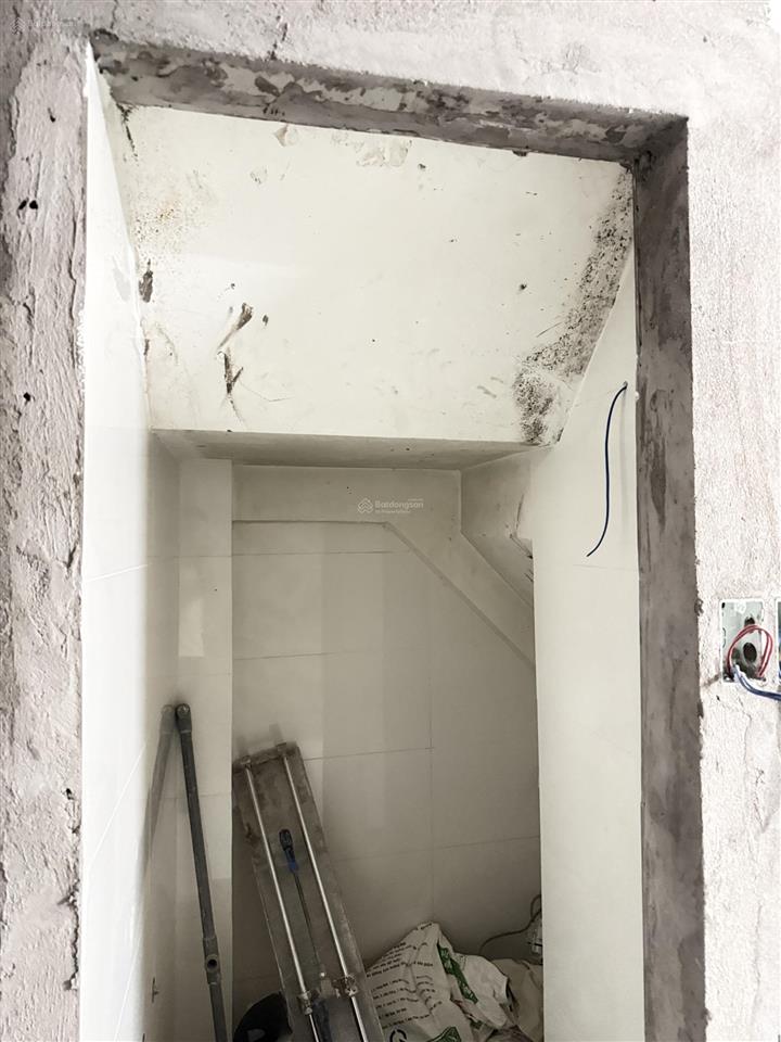 [quận 1 cầu kho] hẻm 7 chỗ gần mặt tiền trần hưng đạo ngay bộ công an nhà 3 tầng thoáng