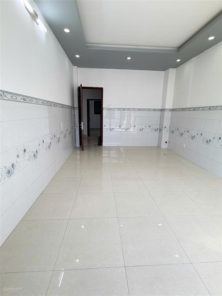 Chính chủ cho thuê nhà mặt tiền vị trí vàng lạc long quân, quận 11  diện tích 62m², 3.9 x 16m