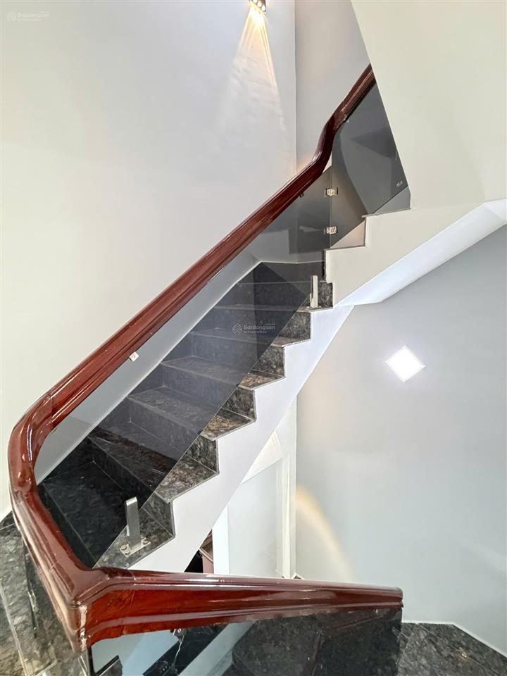 Chính chủ cho thuê nhà mặt tiền vị trí vàng lạc long quân, quận 11  diện tích 62m², 3.9 x 16m