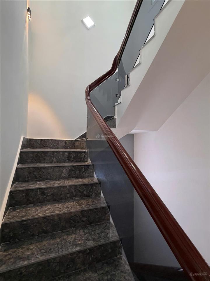 Chính chủ cho thuê nhà mặt tiền vị trí vàng lạc long quân, quận 11  diện tích 62m², 3.9 x 16m