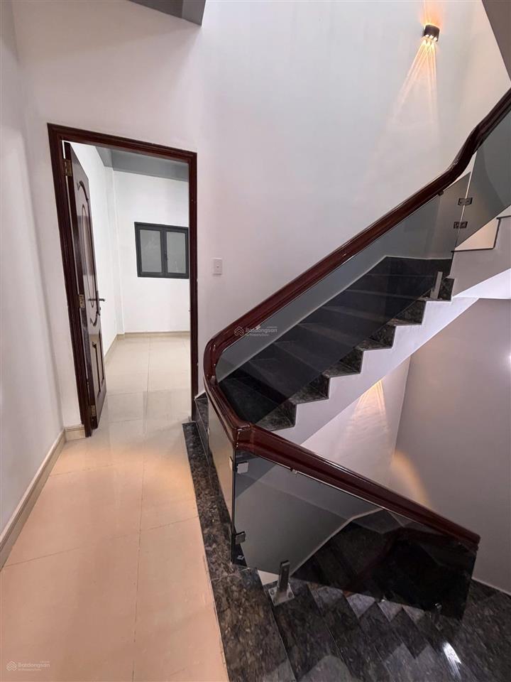 Chính chủ cho thuê nhà mặt tiền vị trí vàng lạc long quân, quận 11  diện tích 62m², 3.9 x 16m