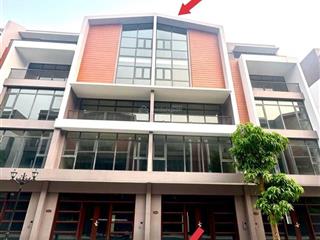 Duy nhất căn shophouse mặt tiền 6m2, khu phố biển 13 vin3. thông thẳng ra biển, và cụm chung cư