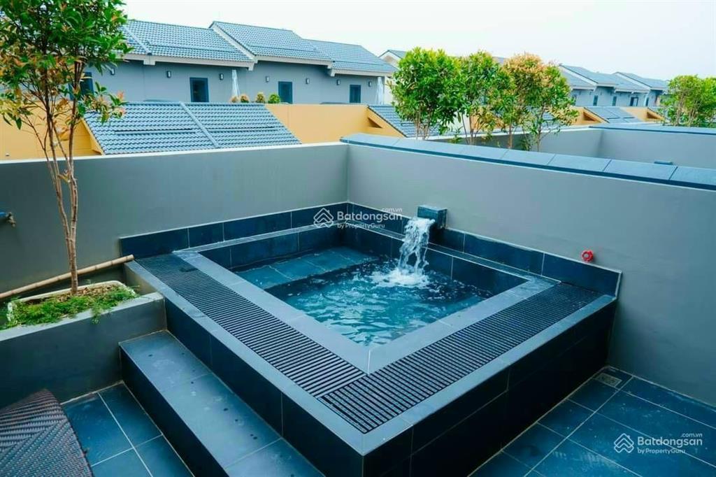 Liền kề 3 tầng đang cho thuê, nội thất cao cấp, vị trí phố đi bộ suối khoáng nóng thanh thủy