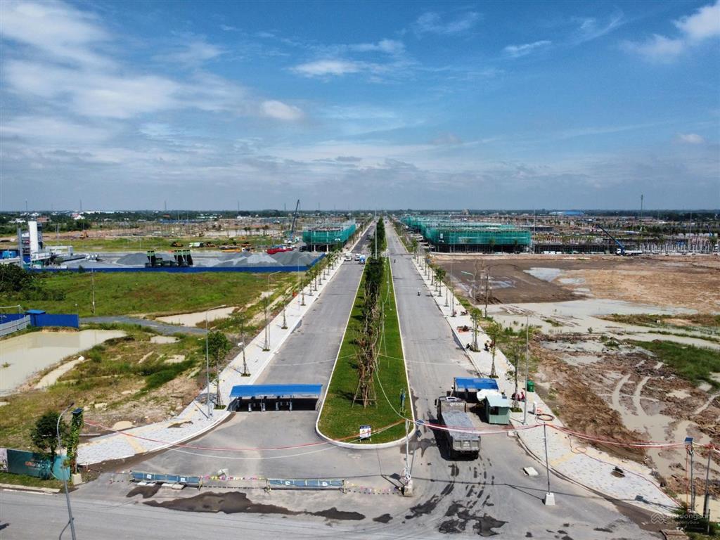 Biệt thự hồ vinhomes green city150m2(10x15) (15 tỷ)  vốn ban đầu 2,5 tỷ  htls(11/2027)