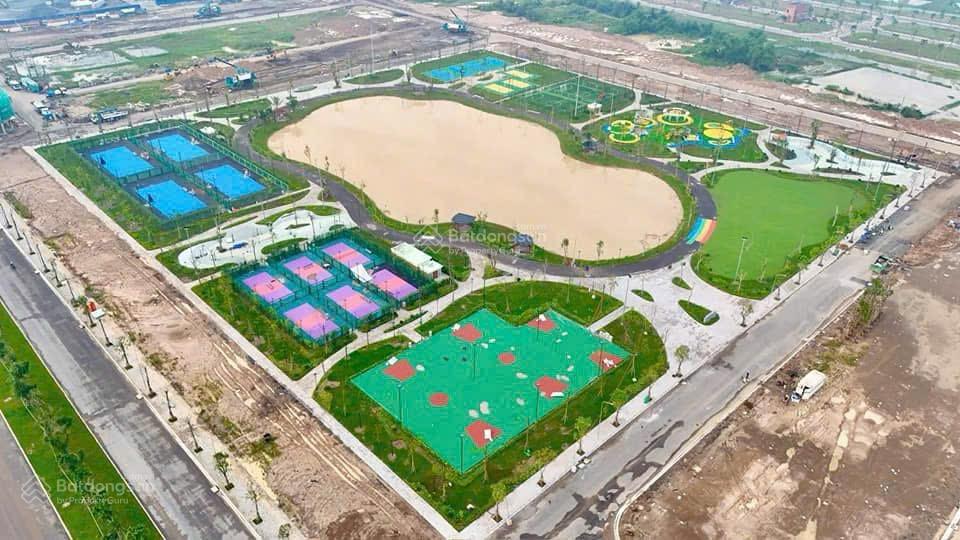 Biệt thự hồ vinhomes green city150m2(10x15) (15 tỷ)  vốn ban đầu 2,5 tỷ  htls(11/2027)