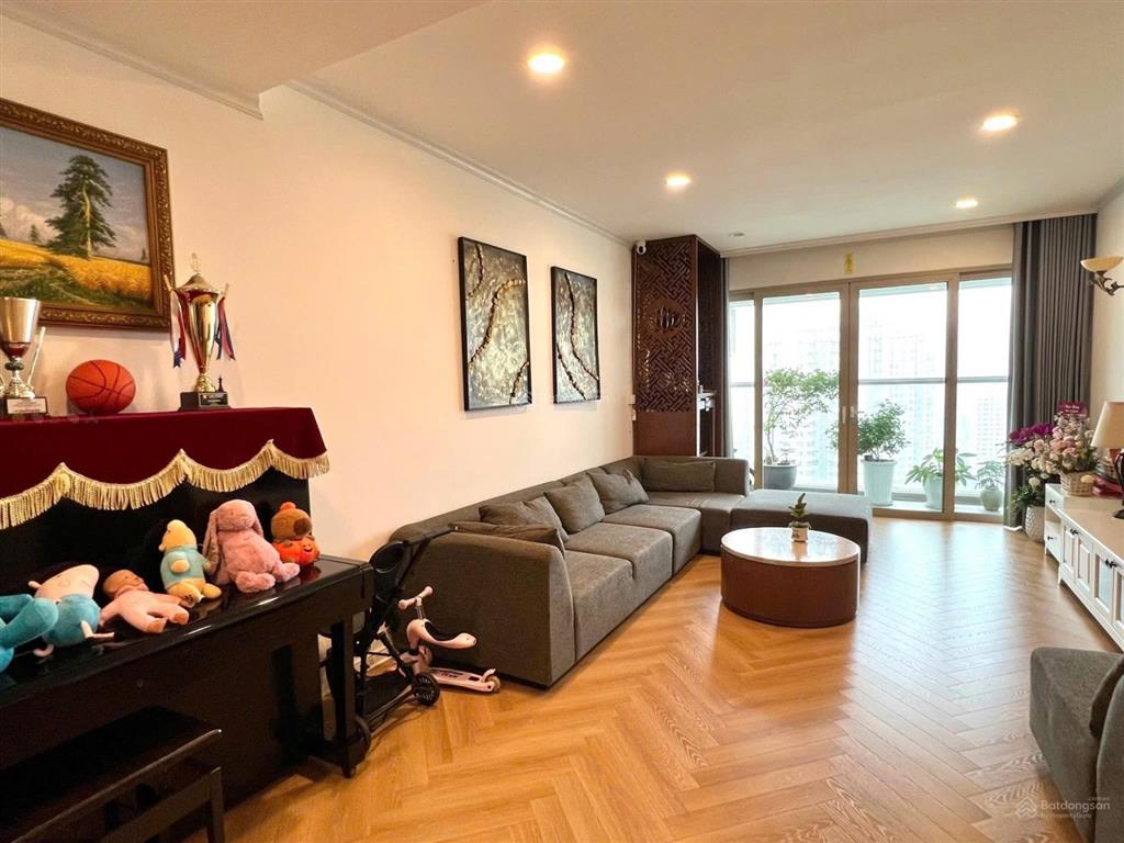 Chính chủ bán căn cc 34t phố hoàng đạo thuý 146m2  giá rẻ  0904 897 ***