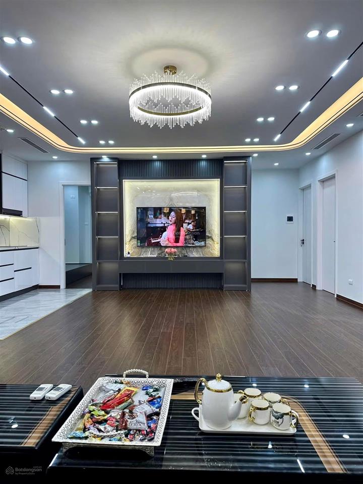 Gia đình cần bán nhanh căn 155m2 tòa 29t2  n05 hoàng đạo thúy  3n. giá rẻ 0983 262 ***