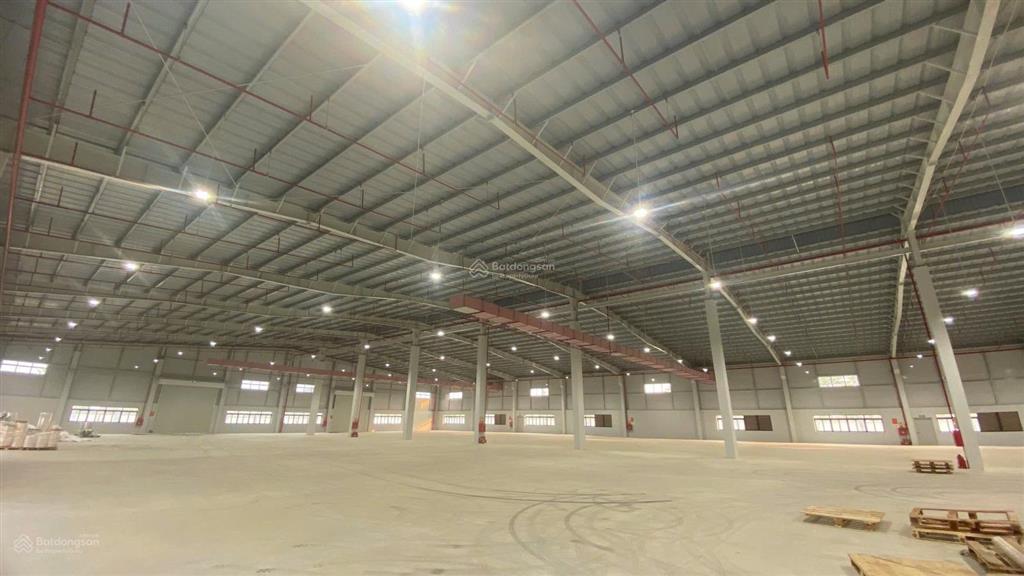 Bán nhà xưởng nổi bật kcn thạch thất  quốc oai  hà nội. diện tích 10.400m²