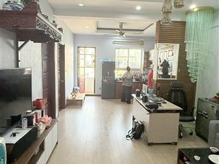 Chính chủ cần bán căn hộ b10 nam trung yên, lô góc 69m2 2pn, nội thất hiện đại giá chỉ nhỉnh 5 tỷ