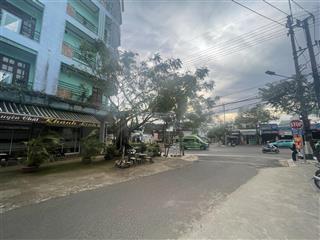 Chính chủ cho thuê tòa nhà góc 2 mặt tiền phạm văn đồng, cạnh bv 211